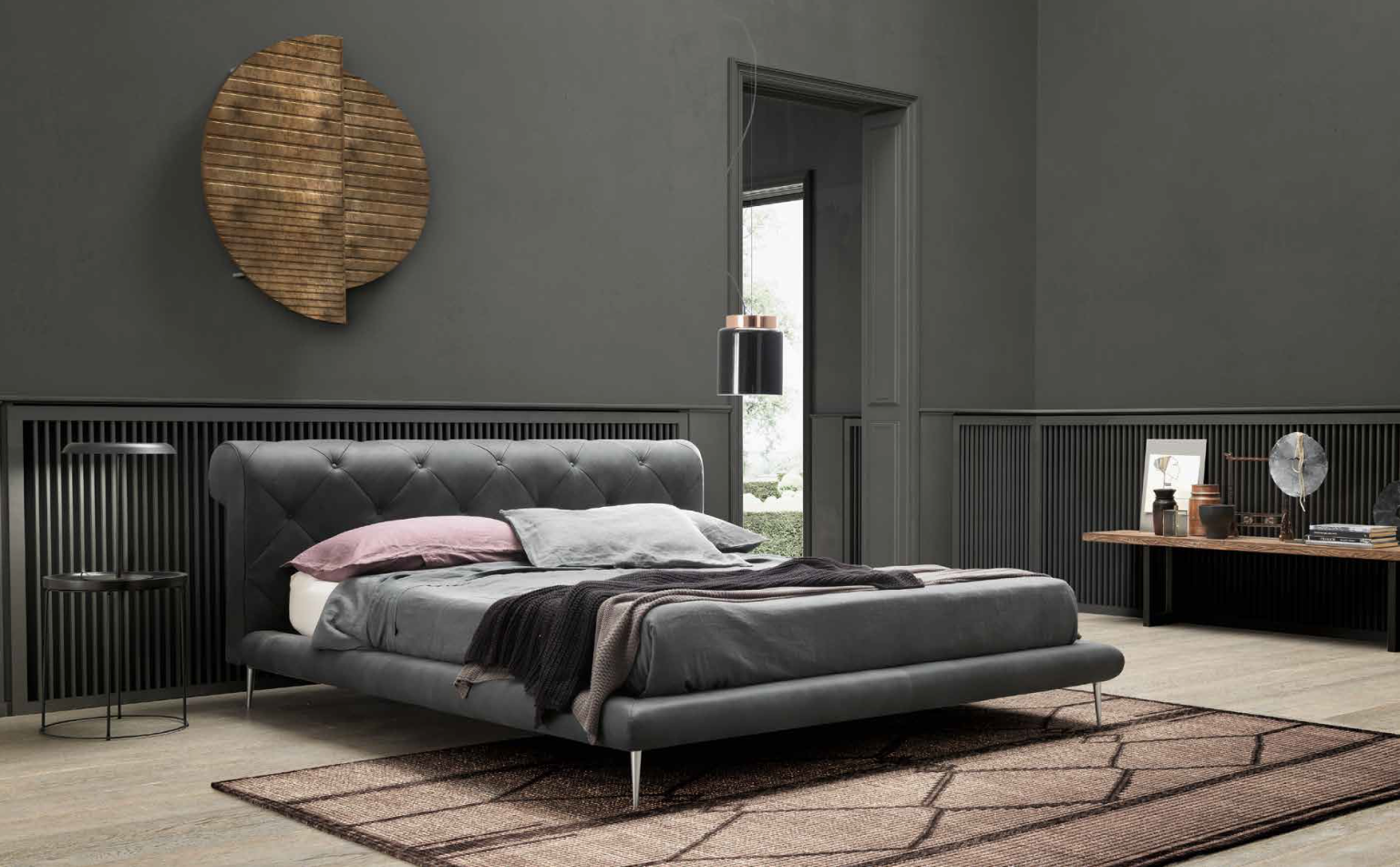 Chambre design italien Luxury Heritage – lit contemporain, têtes de lit et mobilier raffiné